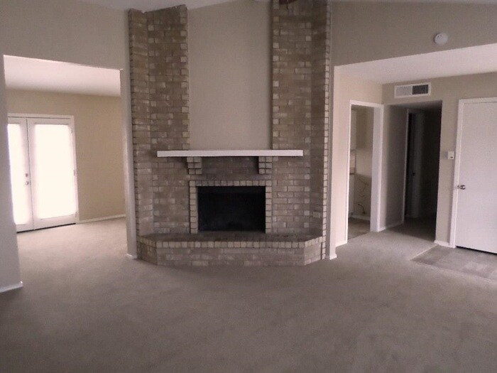 Building Photo - 5026 Red River Trail