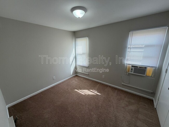 Building Photo - 400 E Northern Blvd