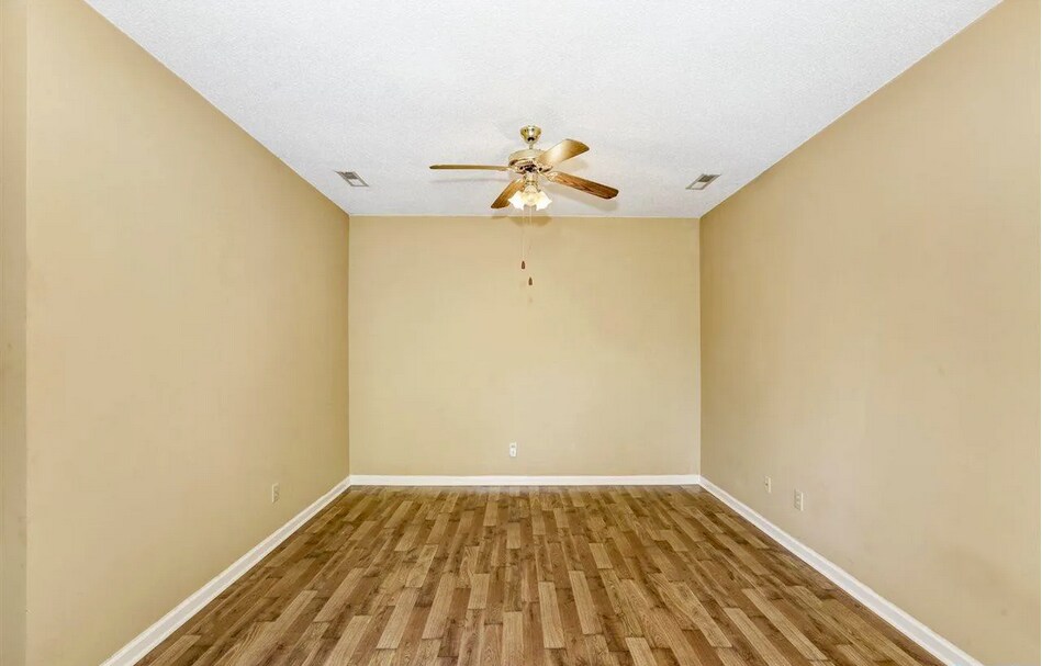Building Photo - 111 Bentworth Ln