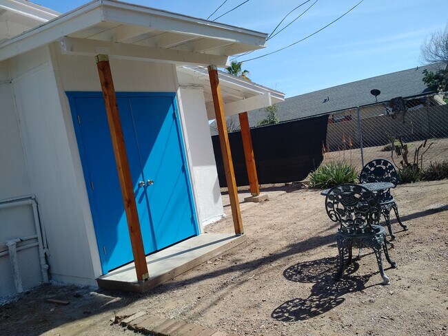 Building Photo - 1418 S Stanley Pl