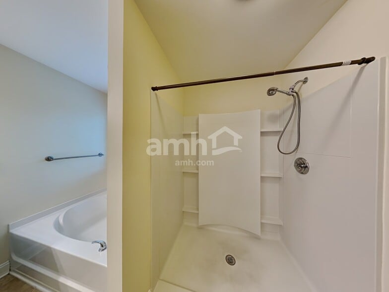 Building Photo - 2474 Beal St