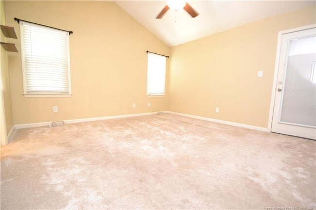 Building Photo - 5909 Royal Coach Ct