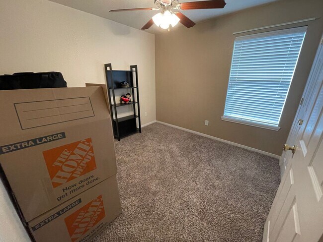 Building Photo - 4204 Tropicana Dr