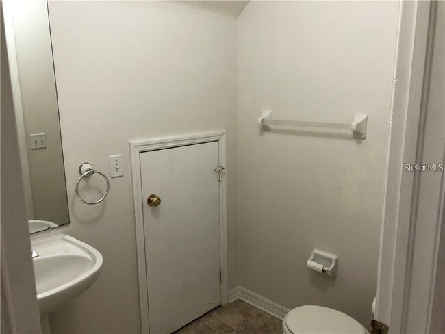 Building Photo - 2113 Fluorshire Dr