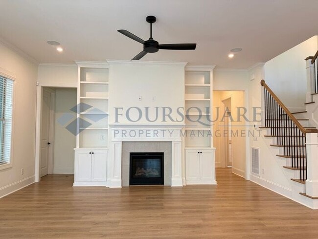 Building Photo - Beautiful  3-Bedroom Home with Loft, Screened Deck & Fenced Backyard – Convenient to Duke Univers...