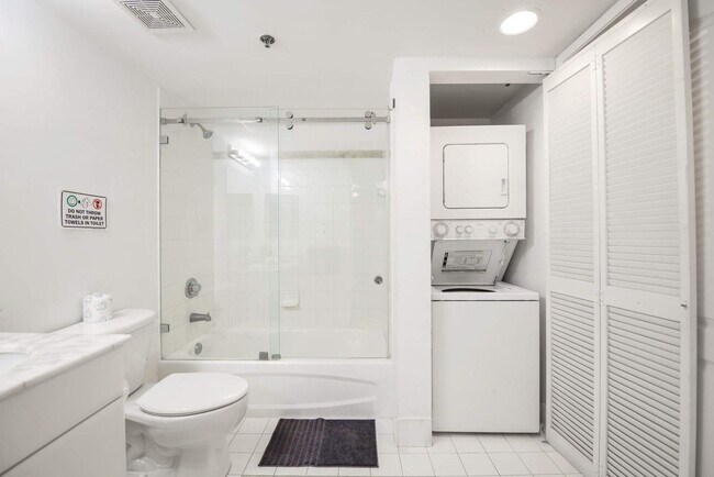 Building Photo - 1 SE 12th St