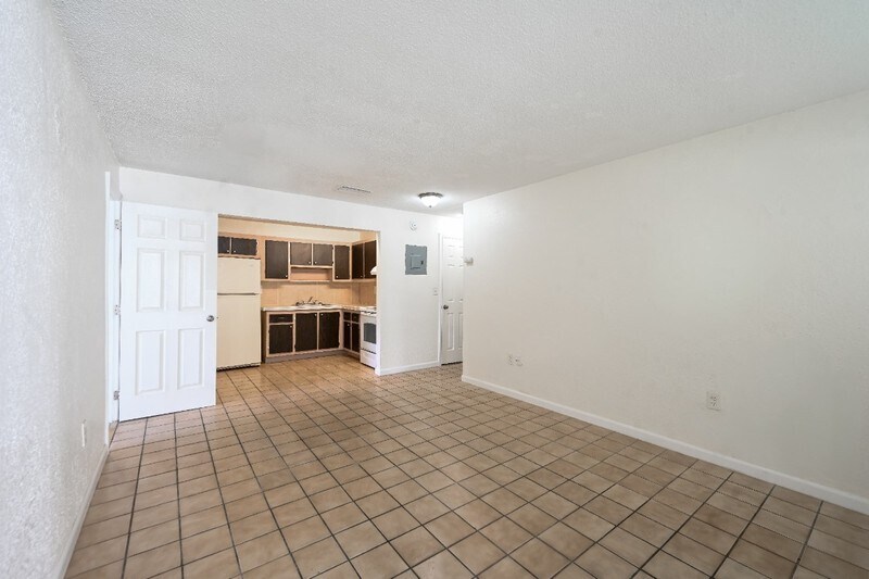 Building Photo - 6040 SW 26th St