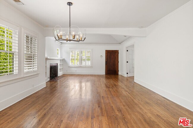 Building Photo - 521 Westbourne Dr