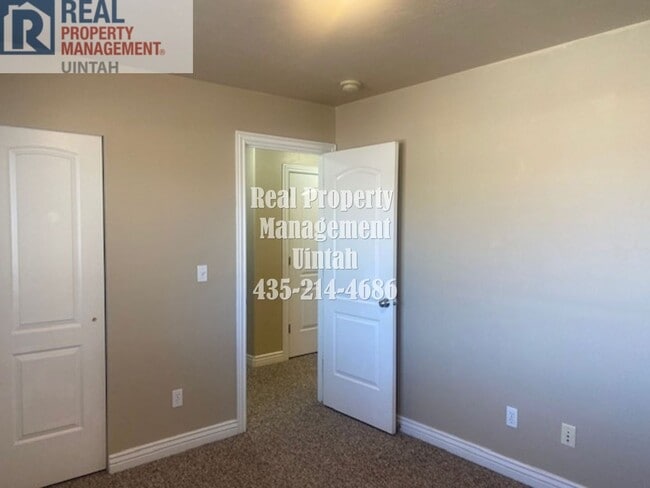Building Photo - 3 Bed 2.5 bath Townhome. MOVE IN SPECIAL!! $300 OFF YOUR FIRST MONTH'S RENT WHEN YOU SIGN A 12 MO...