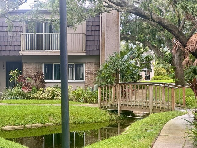 Building Photo - 10605 Carrollbrook Way