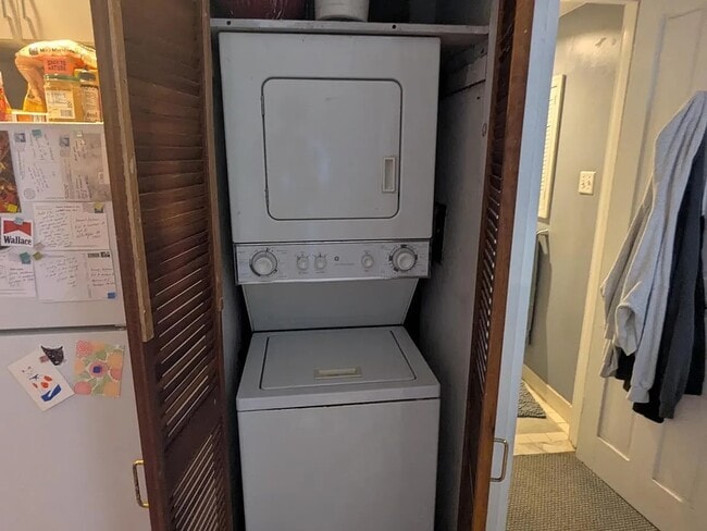 Washer/Dryer - 826 N Woodstock St