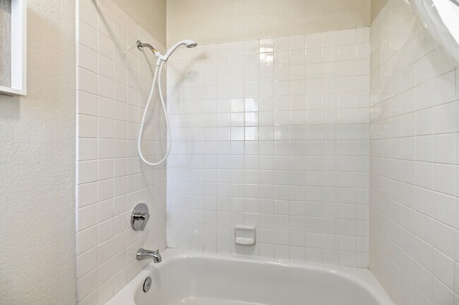 Building Photo - 2559 Du Bois Dr