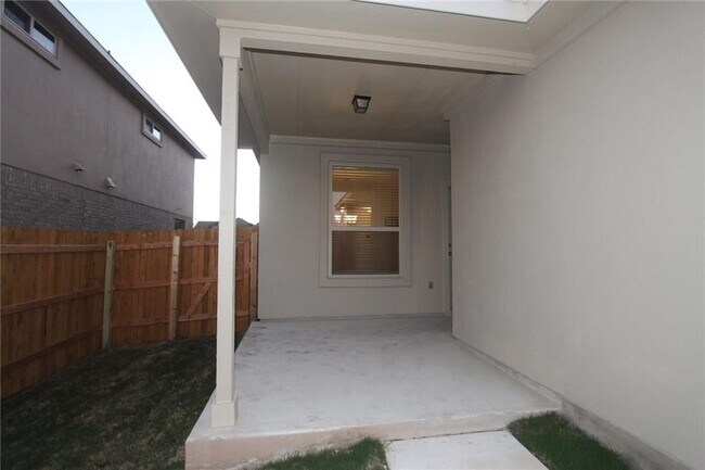 Building Photo - 1044 Britt Ln