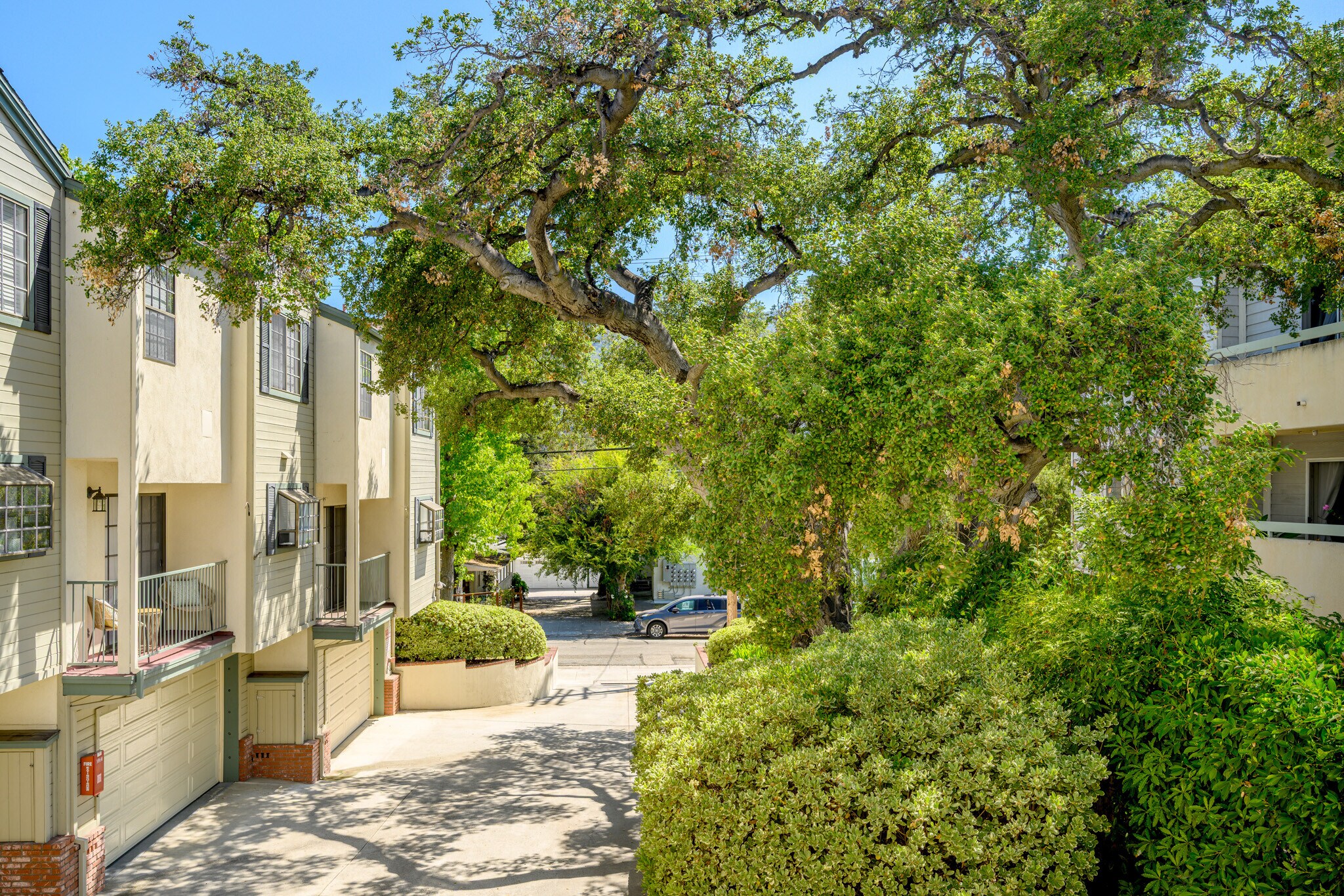 Building Photo - 2747 Hermosa Ave