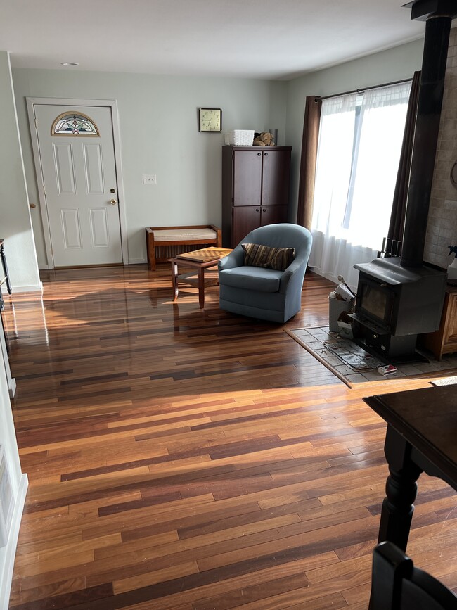 Living and Dining Area - 172 Cirque Dr