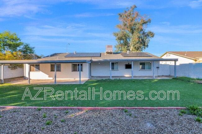 Building Photo - 621 W Plata Ave