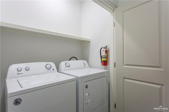 Building Photo - 300 Sylvia Handy St