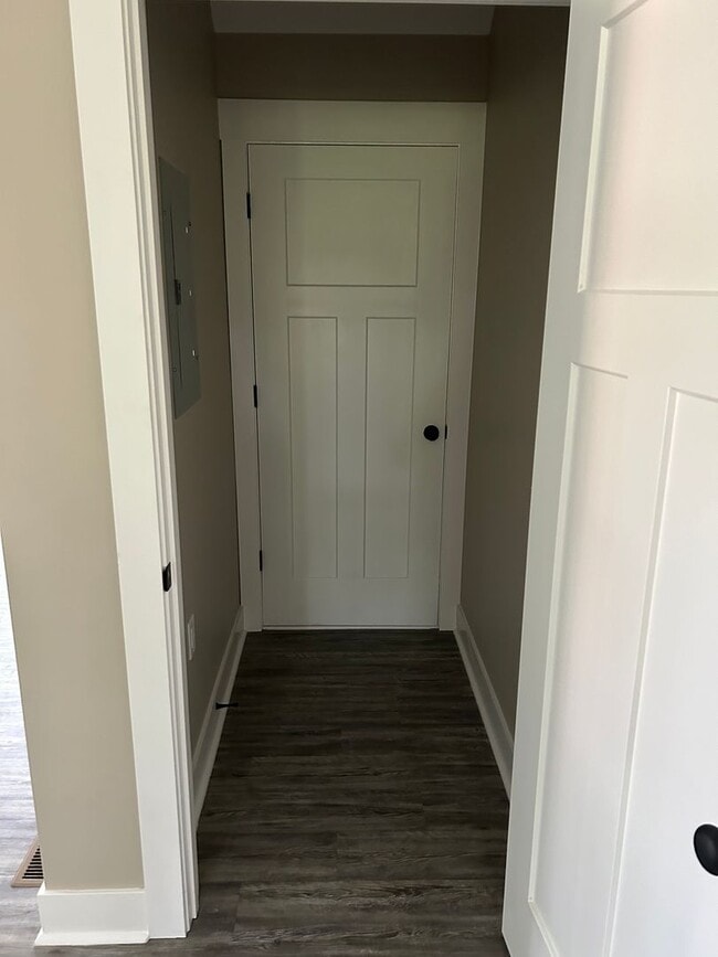 Building Photo - For Rent: Like New 3-Bedroom 2.5 Bath Home for Rent