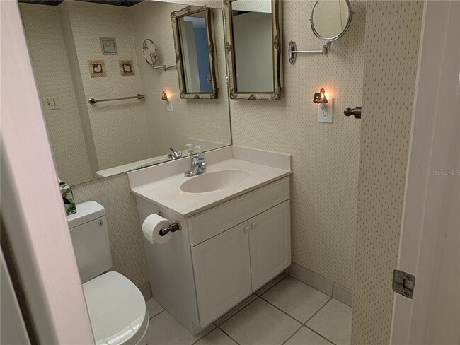 Building Photo - 4575 Cove Cir