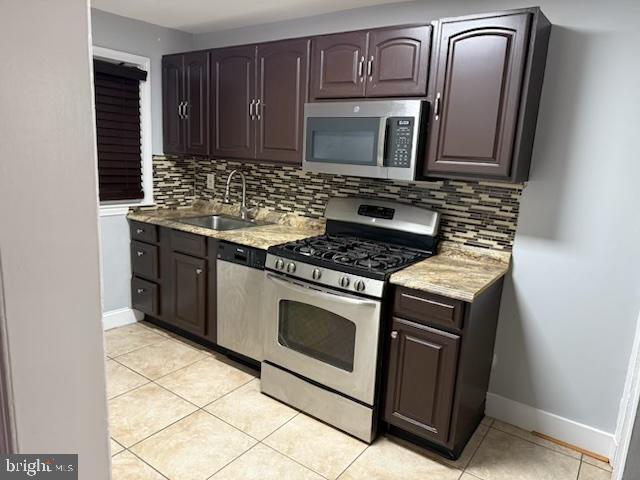 Building Photo - 4760 Homesdale Ave