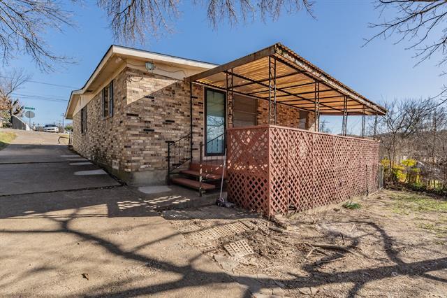 Building Photo - 227 S Justin Ave