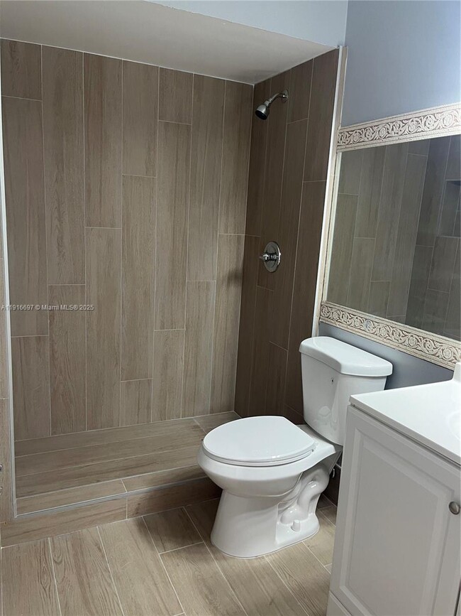 Building Photo - 9722 NW 6th Ln