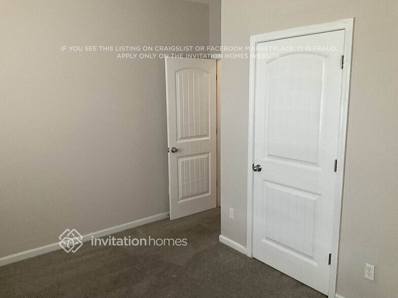 Building Photo - 6192 Stonelake Dr SW