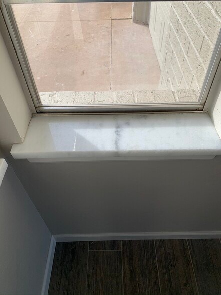 Building Photo - 217 E 30th St