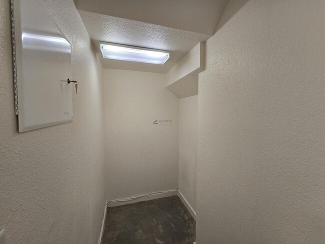 Building Photo - 2180 W Alameda St