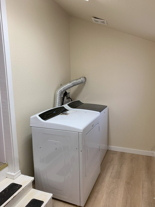 Building Photo - 2735 Hefner Ave