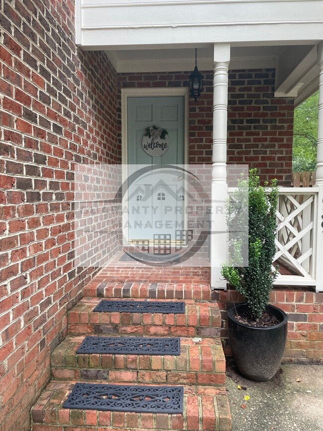 Building Photo - 639 Greenwood Cir