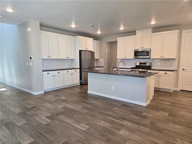 Building Photo - 8242 Skye Territory St