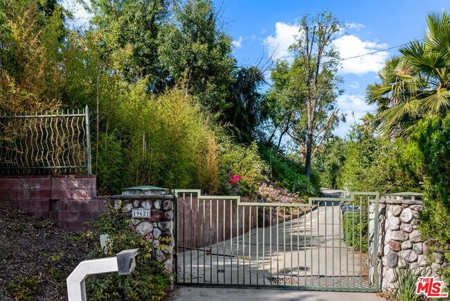 Building Photo - 19621 Wells Dr