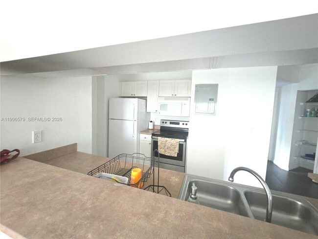 Building Photo - 17150 N Bay Rd