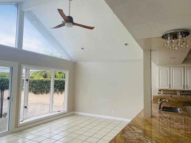 Building Photo - 4470 Avenida Granada