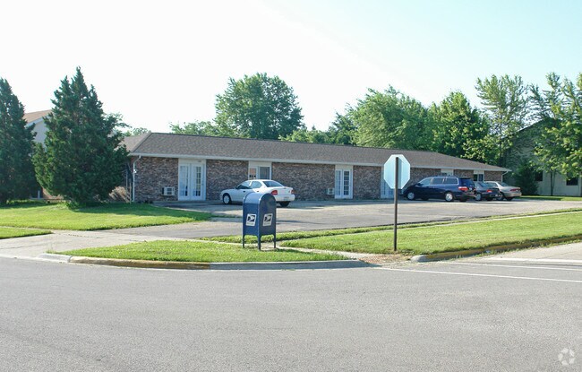 Primary Photo - 469 Eisenhower Dr