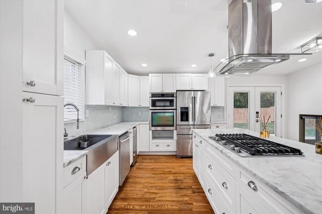 Building Photo - 3308 Estelle Terrace