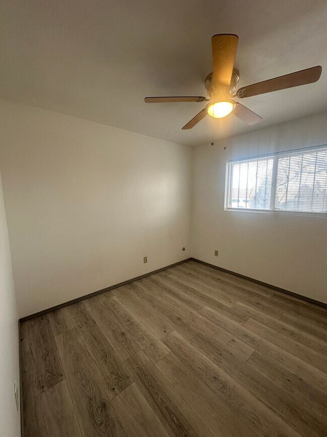 Building Photo - Welcome to this charming 3-bedroom, 2-bathroom home located in Albuquerque, NM
