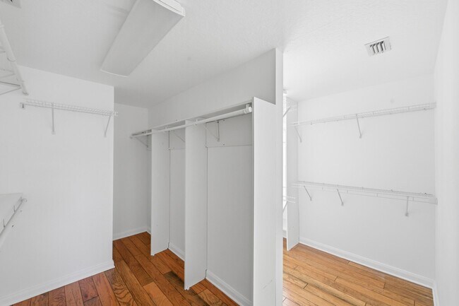 Building Photo - 207 Banyanwood Point