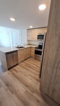 Building Photo - 1220 Southstation Pl