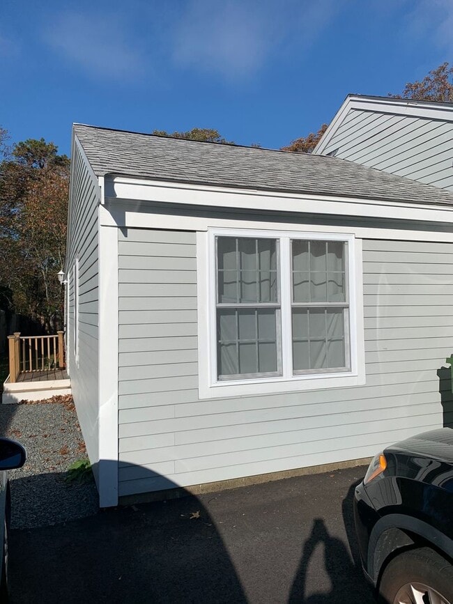 Building Photo - Charming 1 Bedroom, 1 Bath Owner-Occupied ...