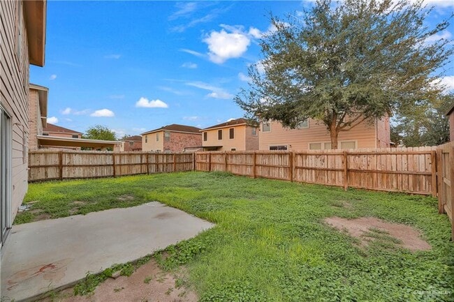 Building Photo - 2208 Eagle Landing Dr