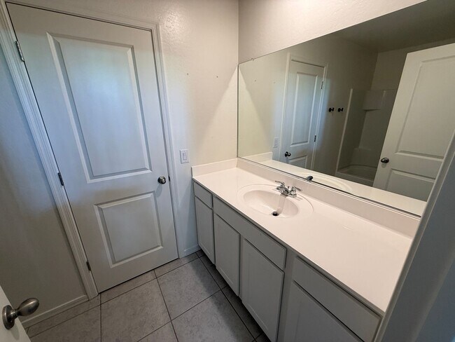 Building Photo - Spacious 5 bed 4.5 bath home in Florence, AZ!