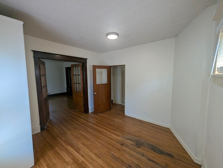 Building Photo - 1524 S 24th St
