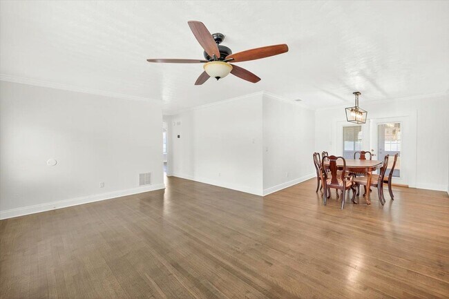 Building Photo - 4214 Woodcrest St