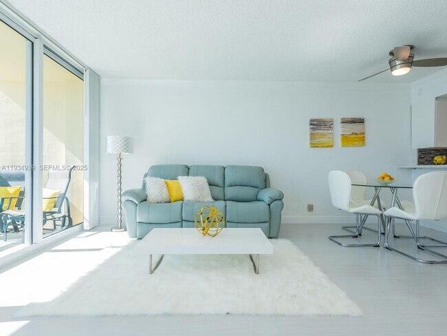 Building Photo - 2501 S Ocean Dr