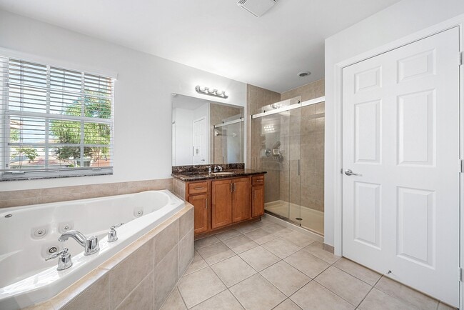 Building Photo - 8845 Sandy Crest Ln