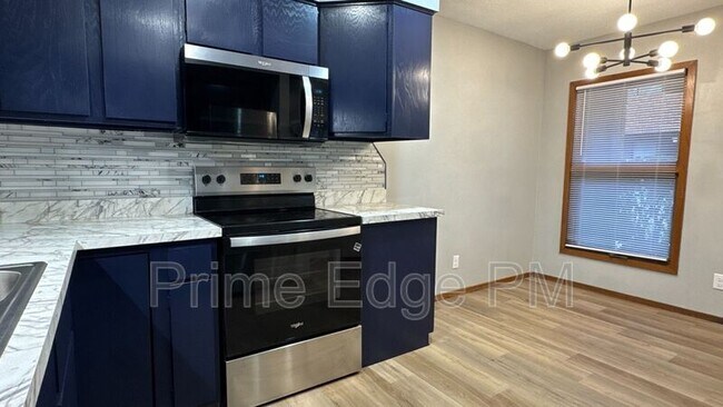 Building Photo - 1821 Ridgehaven Ct