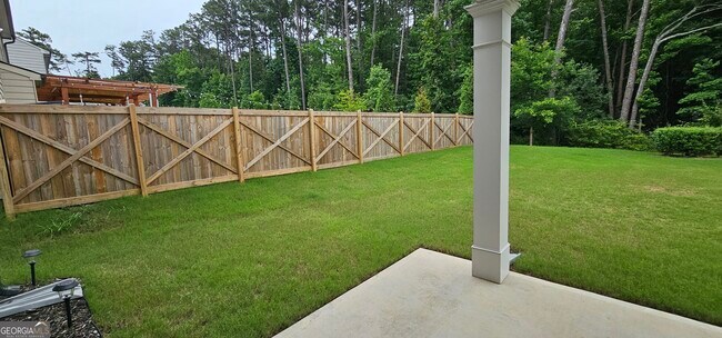 Building Photo - 352 Newshaw Dr
