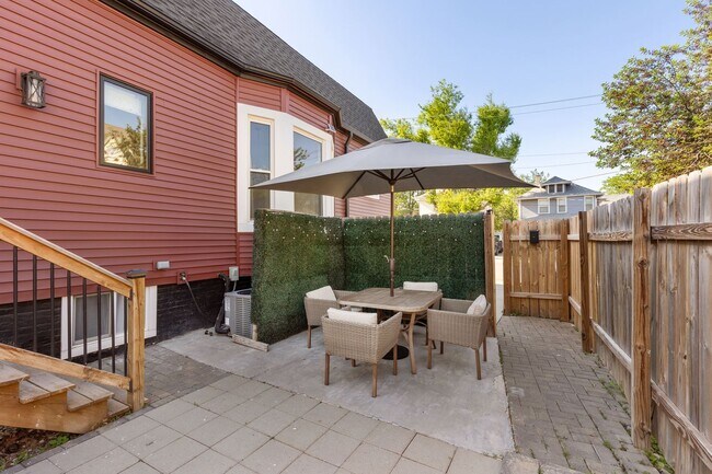 Building Photo - 3009 Poppleton Ave